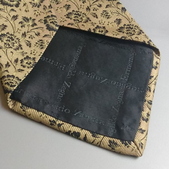 SALE! Beautiful Ermenegildo Zegna Silk Tie EUC - Picture 2 of 6